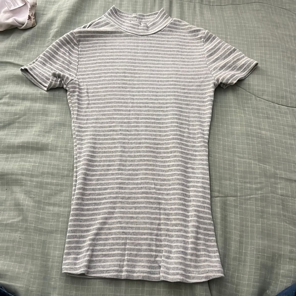 stripped tshirt - Picture 1 of 1